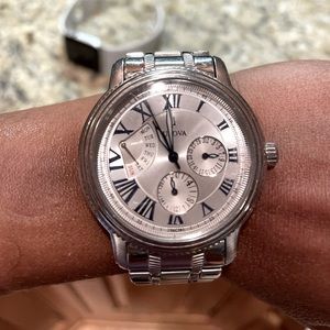 EUC men’s Bulova watch in stainless steel